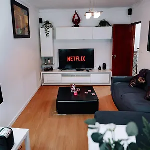 Family-friendly And Cozy 3-bedroom In Apartamento Lisboa